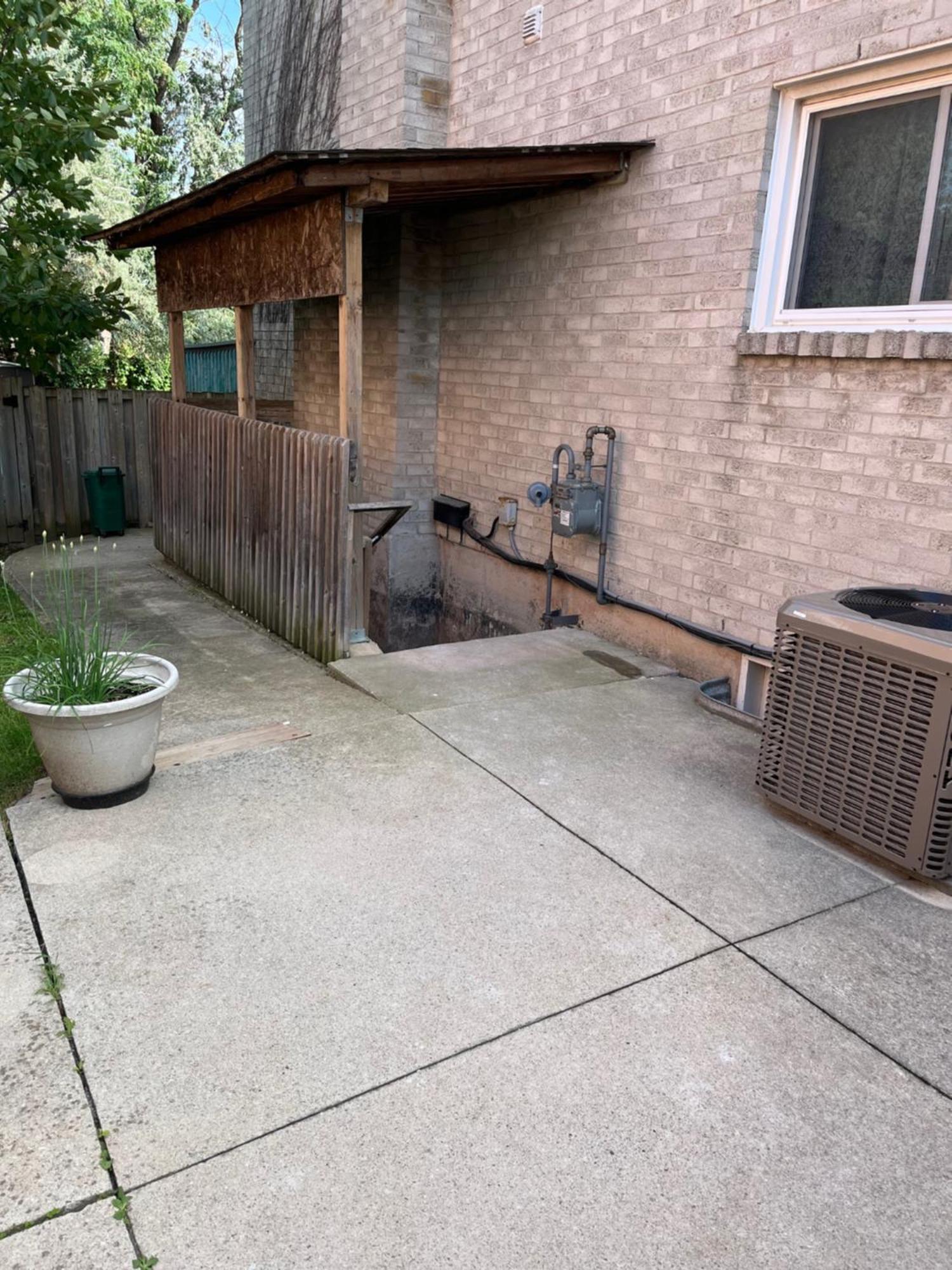 Comfortable Basement Home In Oakville, Ontario , Canada Exterior photo